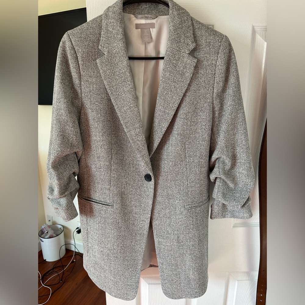 H&M oversized blazer - small